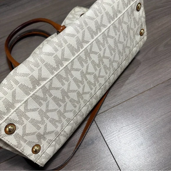 MICHAEL KORS Hamilton White Monogram Tote with Brown Leather Trim - Picture 11 of 13